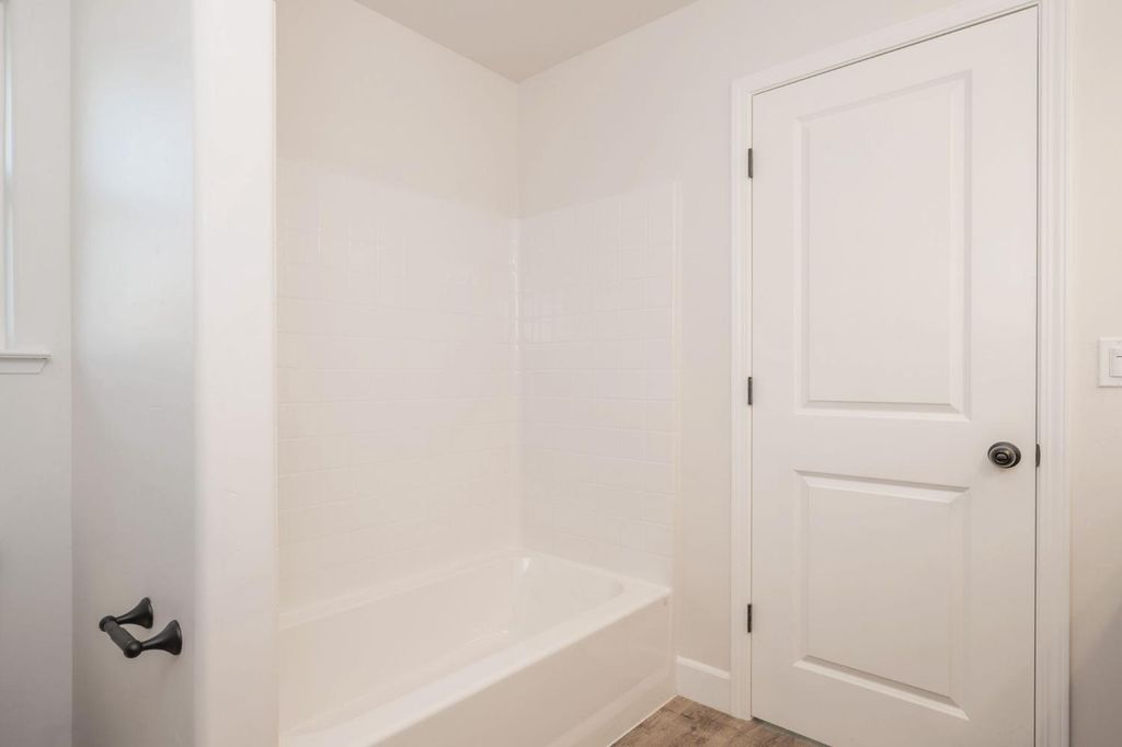 Image 16 of property listing at Address unavailable.