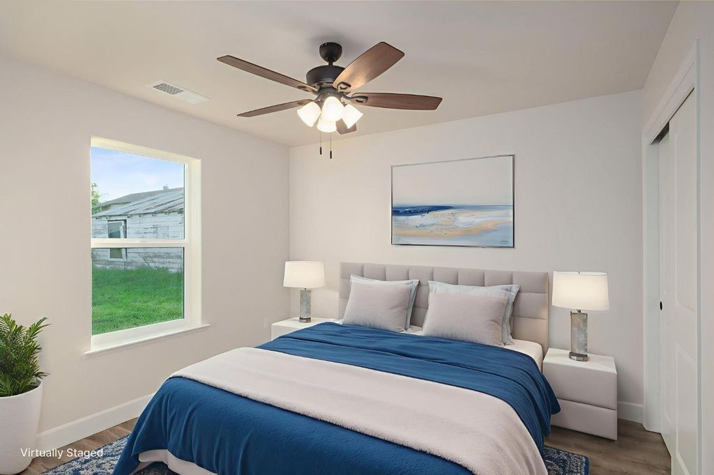 Image 18 of property listing at Address unavailable.