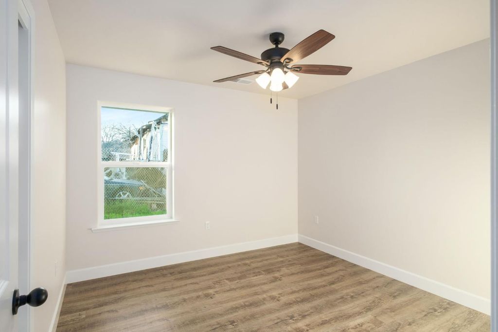 Image 20 of property listing at Address unavailable.