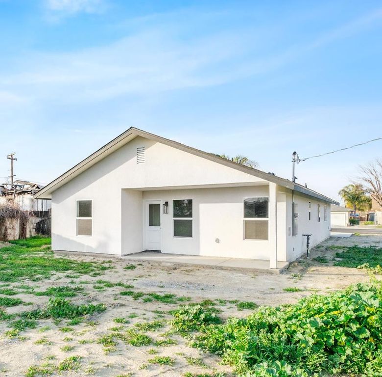 Image 24 of property listing at Address unavailable.