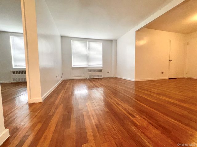 60-11 Broadway 6A, Woodside, NY 11377