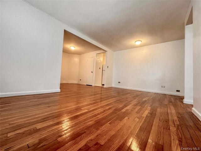 60-11 Broadway 6A, Woodside, NY 11377