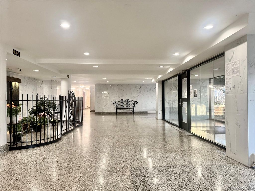 60-11 Broadway 6A, Woodside, NY 11377