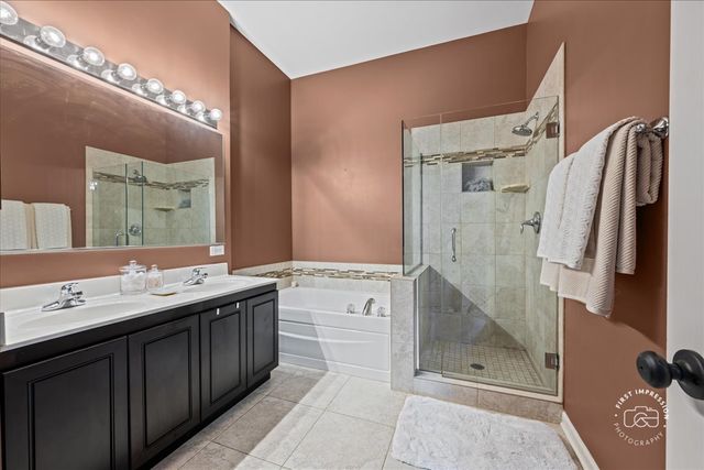 2582 Lorraine Circle 2582, Geneva, IL 60134