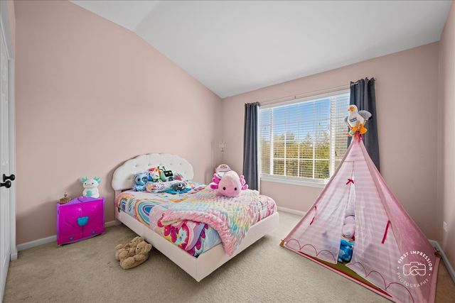 2582 Lorraine Circle 2582, Geneva, IL 60134