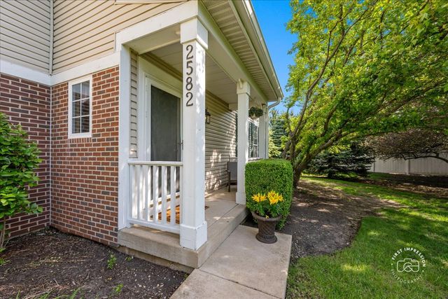 2582 Lorraine Circle 2582, Geneva, IL 60134