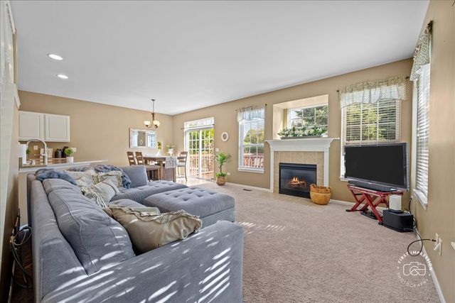 2582 Lorraine Circle 2582, Geneva, IL 60134