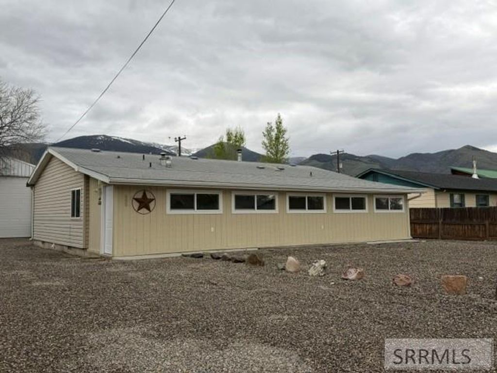Image 1 of property listing at 805 E Lemhi Avenue, Salmon, ID 83467