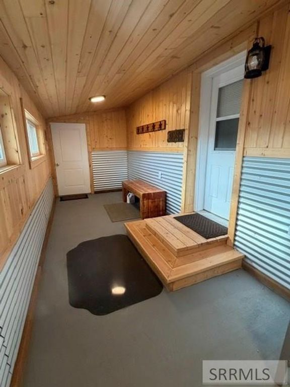 Image 3 of property listing at 805 E Lemhi Avenue, Salmon, ID 83467