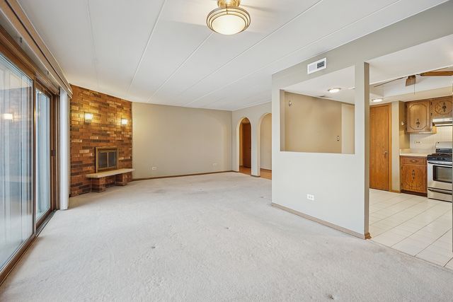 15725 Foxbend Court 1W, Orland Park, IL 60462