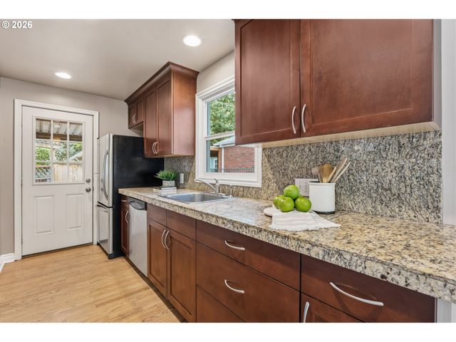 1104 Z St, Vancouver, WA 98661