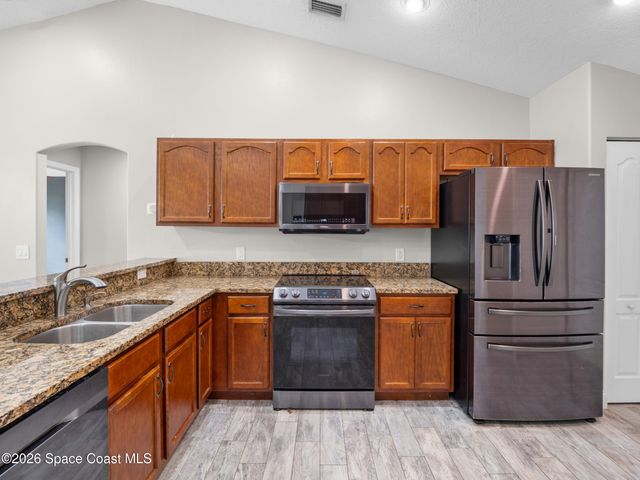 567 Consolata Avenue NW, Palm Bay, FL 32907