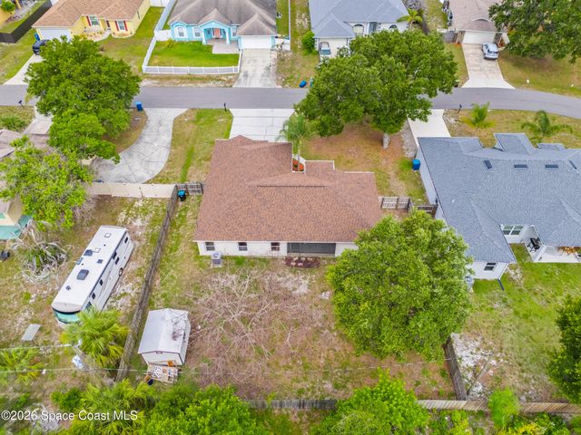 567 Consolata Avenue NW, Palm Bay, FL 32907