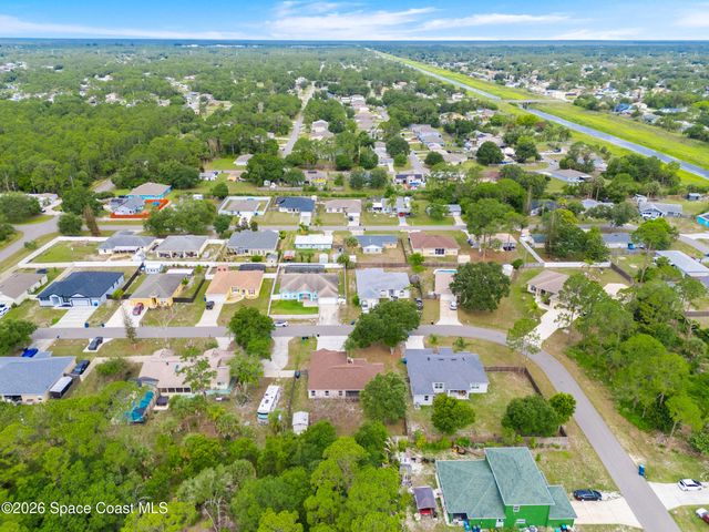 567 Consolata Avenue NW, Palm Bay, FL 32907