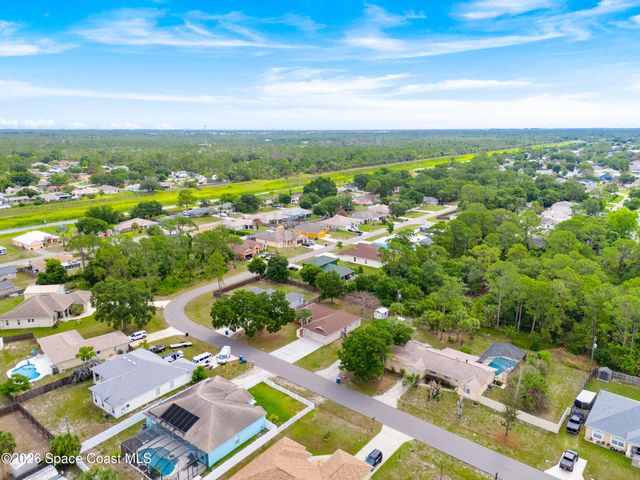 567 Consolata Avenue NW, Palm Bay, FL 32907