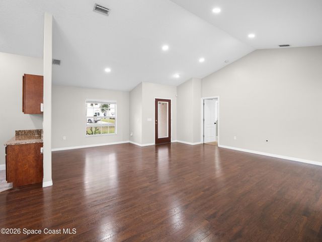 567 Consolata Avenue NW, Palm Bay, FL 32907