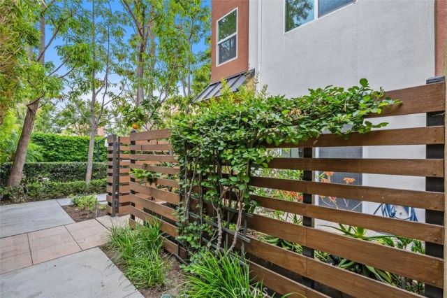 1608 W Artesia Square, Gardena, CA 90248