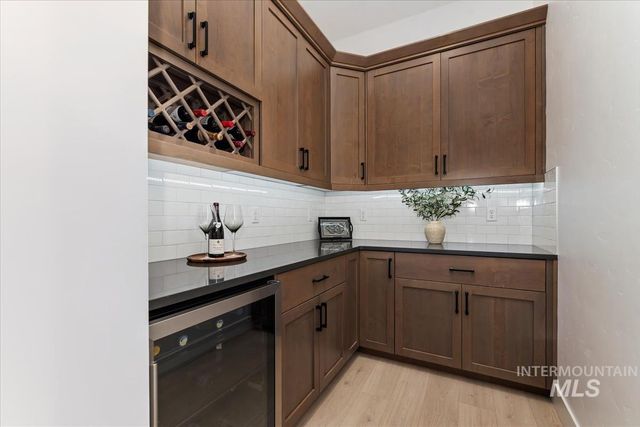 207 S Eagles Roost Way, Eagle, ID 83616