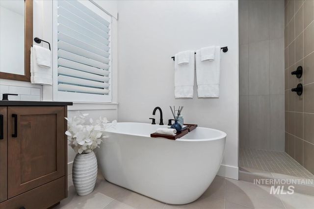 207 S Eagles Roost Way, Eagle, ID 83616