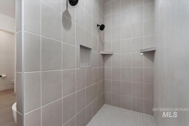 207 S Eagles Roost Way, Eagle, ID 83616