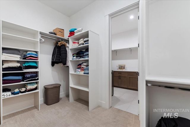 207 S Eagles Roost Way, Eagle, ID 83616