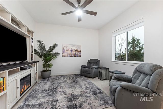 207 S Eagles Roost Way, Eagle, ID 83616