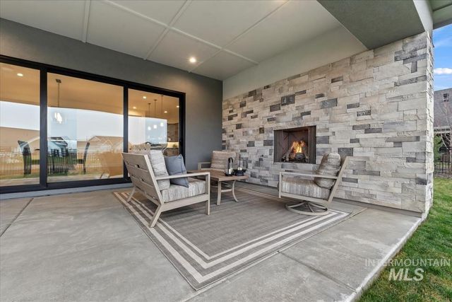 207 S Eagles Roost Way, Eagle, ID 83616