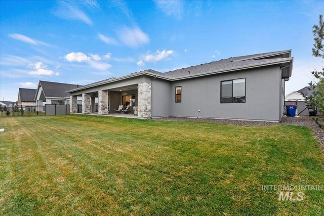 207 S Eagles Roost Way, Eagle, ID 83616