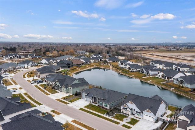 207 S Eagles Roost Way, Eagle, ID 83616