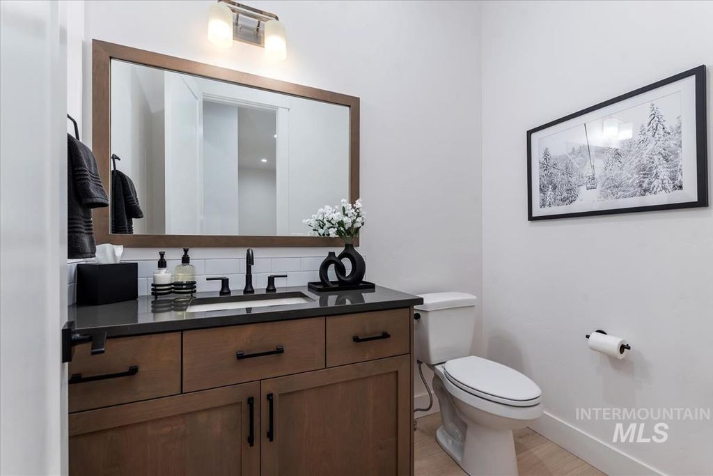 207 S Eagles Roost Way, Eagle, ID 83616 photo 20