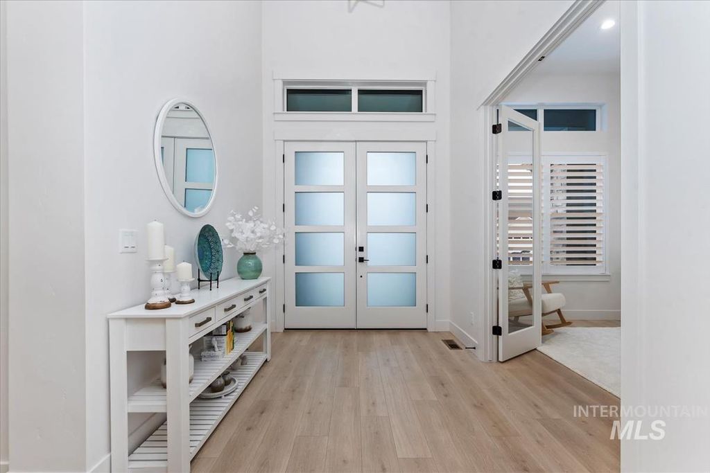 207 S Eagles Roost Way, Eagle, ID 83616 photo 4