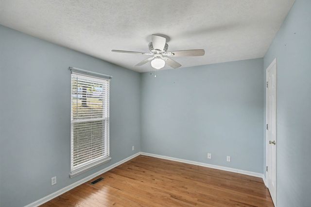 302 Allers Dr, White House, TN 37188