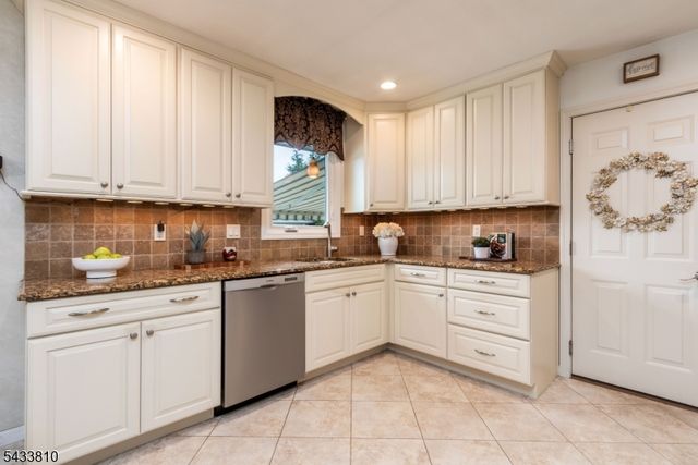 414 N Greasheimer St, Manville Boro, NJ 08835