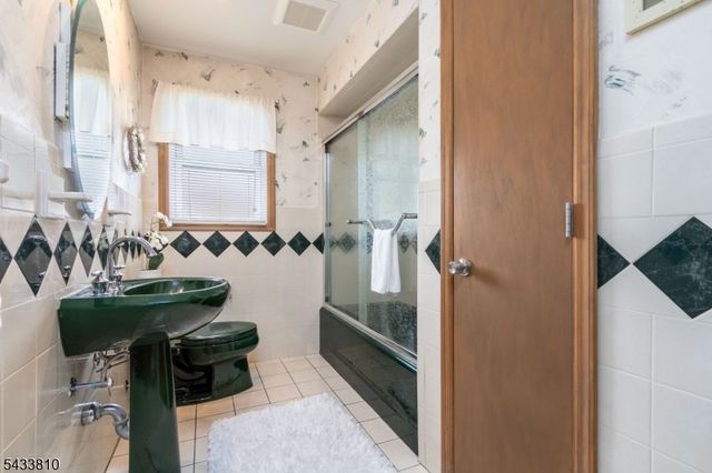414 N Greasheimer St, Manville Boro, NJ 08835