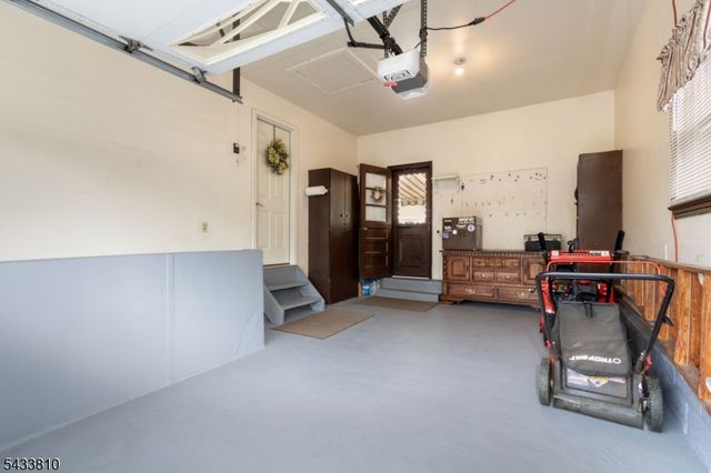 414 N Greasheimer St, Manville Boro, NJ 08835