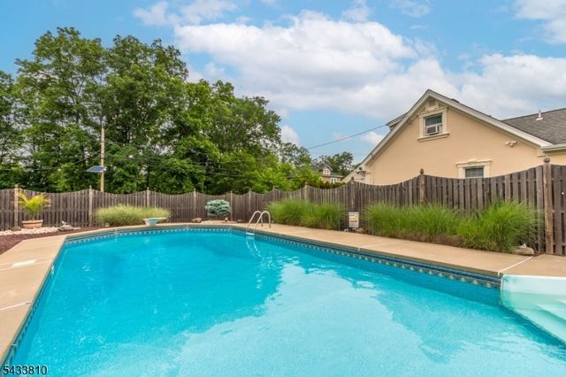 414 N Greasheimer St, Manville Boro, NJ 08835