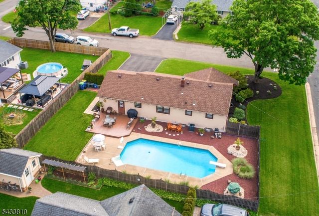 414 N Greasheimer St, Manville Boro, NJ 08835