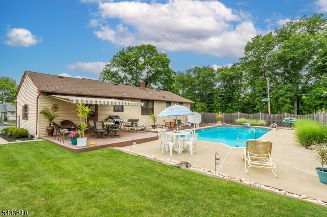 414 N Greasheimer St, Manville Boro, NJ 08835
