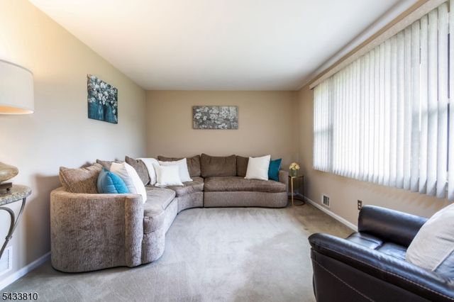 414 N Greasheimer St, Manville Boro, NJ 08835