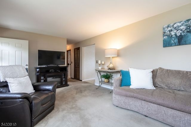414 N Greasheimer St, Manville Boro, NJ 08835