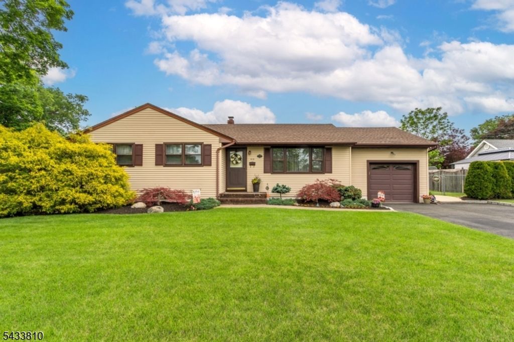 414 N Greasheimer St, Manville Boro, NJ 08835