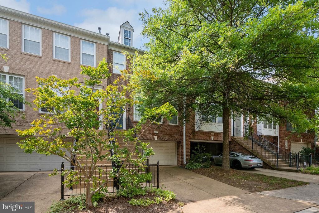12876 FAIR VALLEY CT, Fairfax, VA 22033