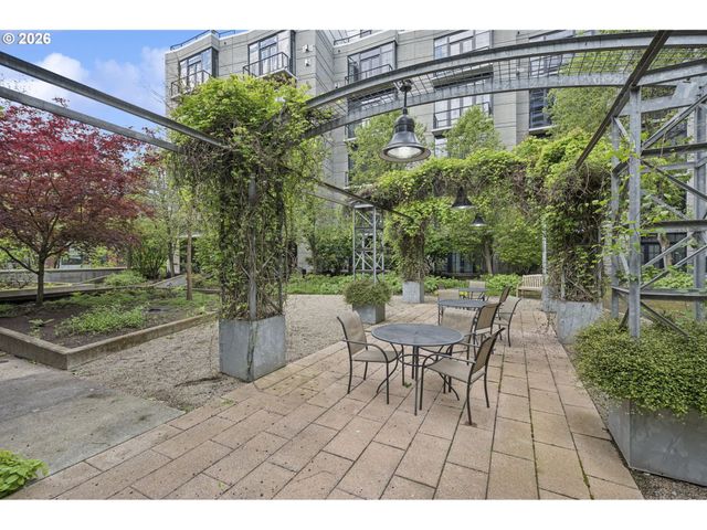 1030 Nw 12TH Ave TH2, Portland, OR 97209