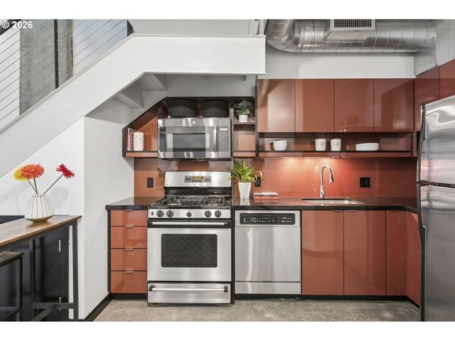 1030 Nw 12TH Ave TH2, Portland, OR 97209