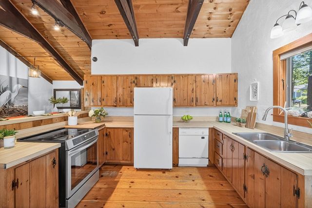 90 Blue Heron Road, Wellfleet, MA 02667