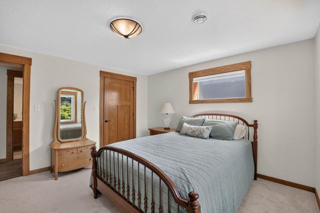 4208 Harvest Lane, Cedar Falls, IA 50613