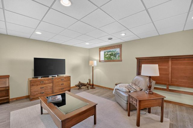 4208 Harvest Lane, Cedar Falls, IA 50613