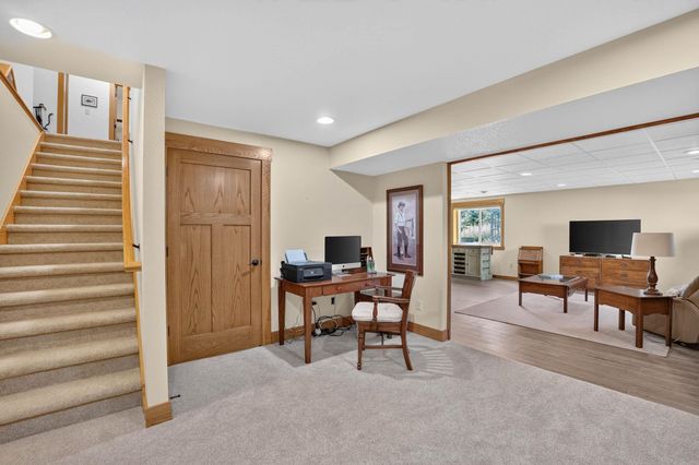 4208 Harvest Lane, Cedar Falls, IA 50613