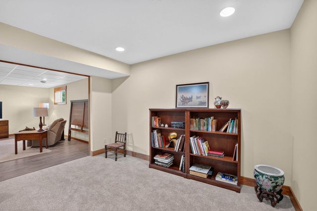 4208 Harvest Lane, Cedar Falls, IA 50613