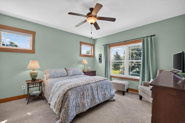 4208 Harvest Lane, Cedar Falls, IA 50613